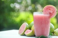 Những loại trái cây mẹ sau sinh không nên ăn & lưu ý cần biết